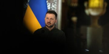 Эксперт: Зеленский может не вернуться в Киев после встречи с Трампом