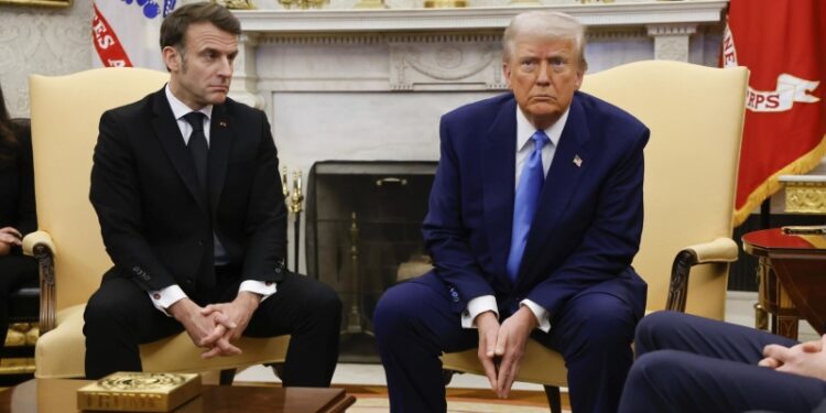 FT раскрыла, чего Макрон не смог добиться от Трампа по Украине