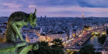 Глава Еврокомиссии и генсек НАТО примут участие в саммите в Париже