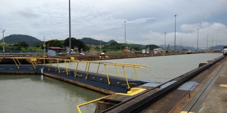 Глава Пентагона и президент Панамы обсудили охрану Панамского канала