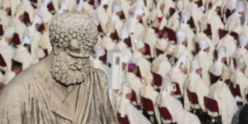 Госпитализированный с пневмонией папа римский перенес респираторный приступ