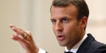 Макрон призвал страны ЕС отказаться от вассализации в отношениях с США