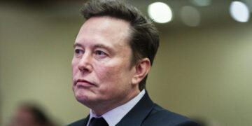 Маск предложил вернуть МКС с орбиты