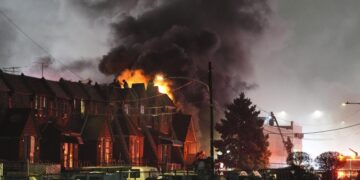 Названа возможная причина падения самолета на жилые дома в Филадельфии