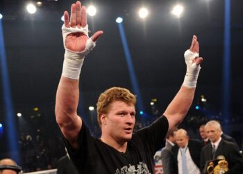 Олимпийский чемпион Поветкин объявил об уходе из политики