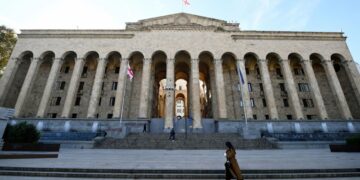 Парламент Грузии прекратил полномочия почти 50 оппозиционных депутатов