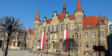 Польша будет бороться с преступностью мигрантов в стране, заявил Туск