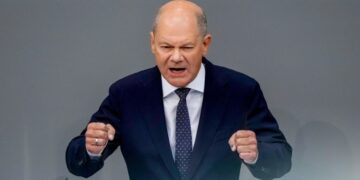 Шольц считает, что вопрос о вступлении Украины в НАТО не закрыт