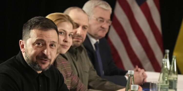 СМИ: США постарались заверить Украину, что ее пригласят на переговоры