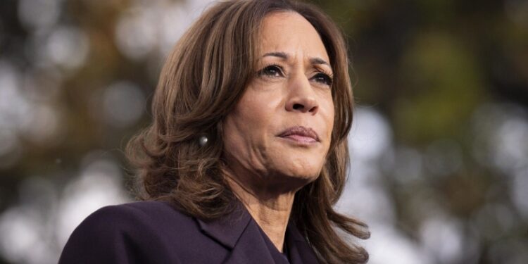 Телеканал CBS передаст властям США стенограмму интервью Харрис