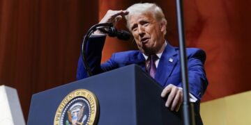 Трамп пообещал Киеву проблемы в случае отказа от договора о минералах