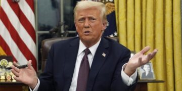 Трамп призвал разобраться, куда делись выделенные Украине деньги