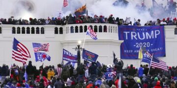 Трамп уволит коррумпированных сотрудников ФБР