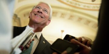 В Госдуме назвали слова сенатора США о Путине преступлением