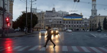 В Харькове сотрудники военкомата силой затащили мужчину в микроавтобус