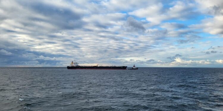 В Совфеде предупредили о последствиях задержания российских танкеров