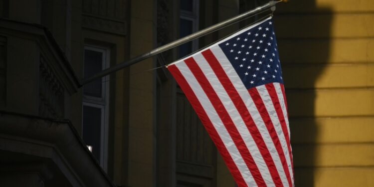 В США объяснили решение Трампа начать диалог с Россией