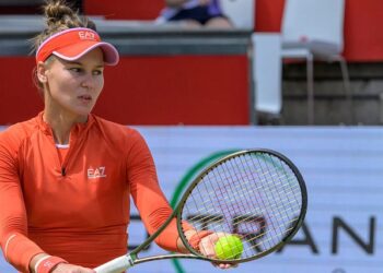 Вероника Кудерметова переиграла Самсонову на турнире в Абу-Даби