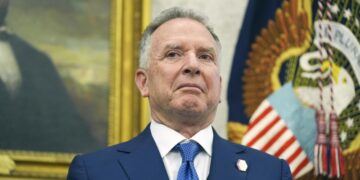 Во Внуково приземлился самолет, который связывают со спецпосланником Трампа