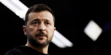 Зеленский заявил, что не будет признавать итоги переговоров США и России