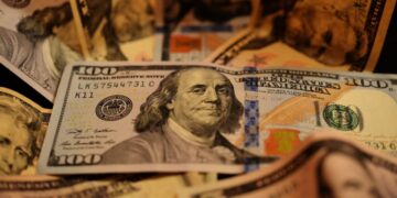 Американцы настроены скептично насчет роста экономики, показал опрос