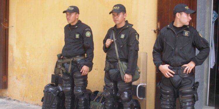 Армия Колумбии усилит операцию на западе страны