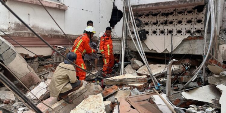 Число погибших после землетрясения в Мьянме выросло до 694 человек