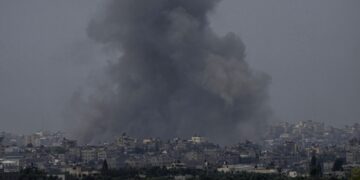 Число погибших при израильских ударах по Газе возросло до 130