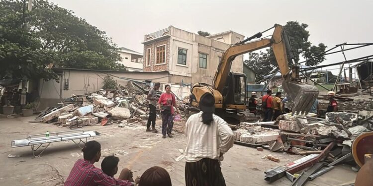 Число погибших при землетрясении в Мьянме достигло 1,7 тысячи человек