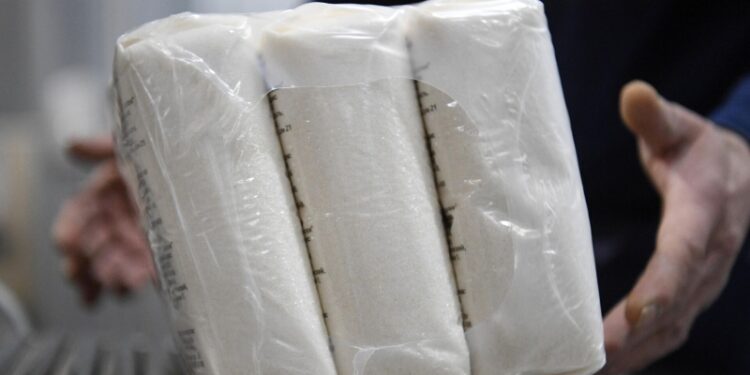 ЕК может резко сократить импорт украинского сахара, пишут СМИ