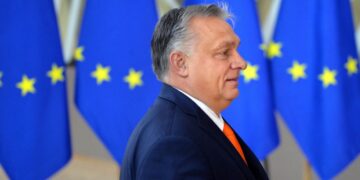 ЕС пересмотрит планы по поддержке Украины, считает Орбан