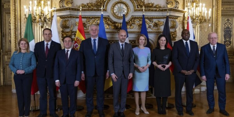 Европейцев пытаются принудить к принятию жестокой реальности