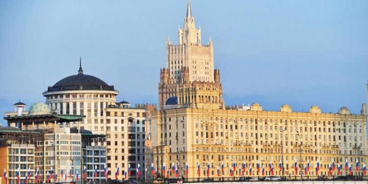 Франция превратилась в инкубатор террористов, заявили в МИД России