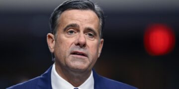 Глава ЦРУ подтвердил участие в чате высокопоставленных чиновников в Signal