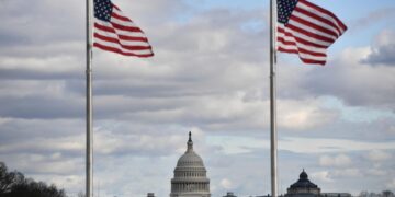 Госслужащие США получат второе письмо об отчетах, пишут СМИ