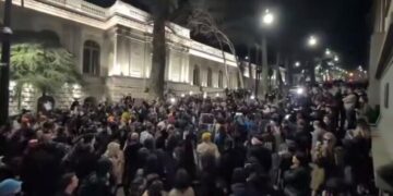 Грузинская оппозиция вышла на масштабную акцию протеста в Тбилиси