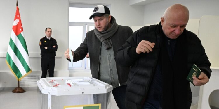 Явка во втором туре выборов президента Абхазии составила около 70%