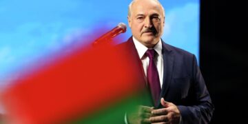 Лукашенко назвал себя счастливым президентом