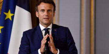 Макрон заявил, что помощь Украине не будет финансироваться за счет налогов