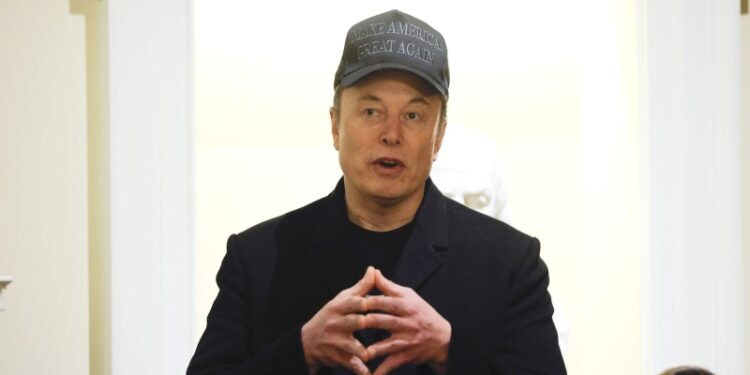 Маск обвинил в атаках на Tesla «проплаченных агитаторов»