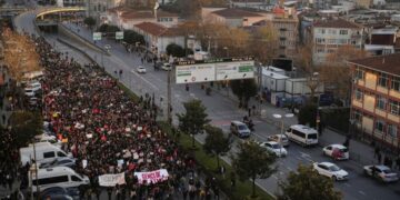 На акциях протеста в Турции задержали 97 человек
