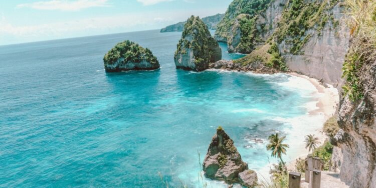 На Бали ввели новые правила для туристов