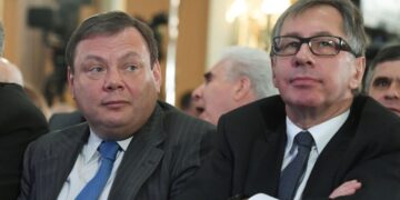 На Украине изъяли более 3,3 миллиона долларов со счетов Фридмана и Авена