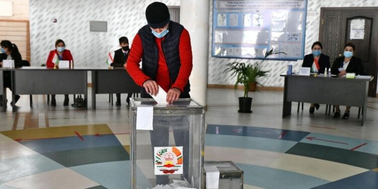 Народно-демократическая партия выиграла парламентские выборы в Таджикистане