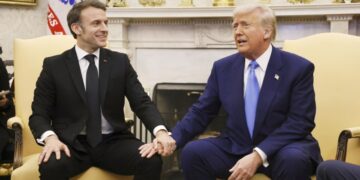 Опрос показал, что большинство французов не считает США союзником