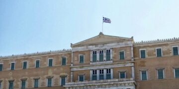 Парламент Греции отклонил вотум недоверия правительства