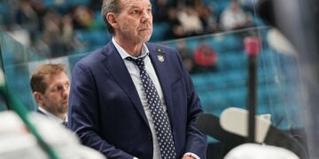 Плющев оценил вероятность того, что Знарок возглавит клуб НХЛ