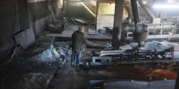 Половина американцев не поддерживает сделку с Украиной, показал опрос