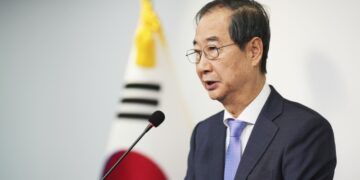 Премьер Южной Кореи поблагодарил конституционный суд за решение