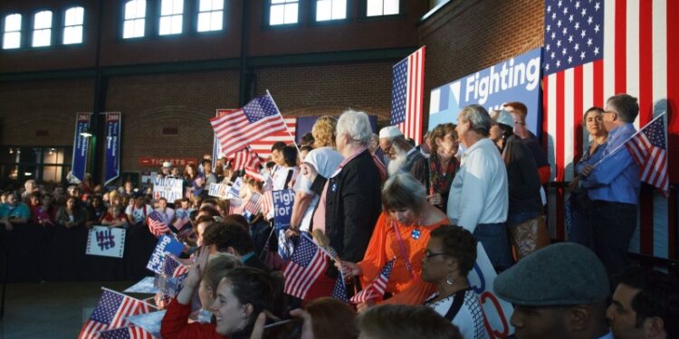 Рейтинг популярности демократов в США опустился до рекордно низкого уровня